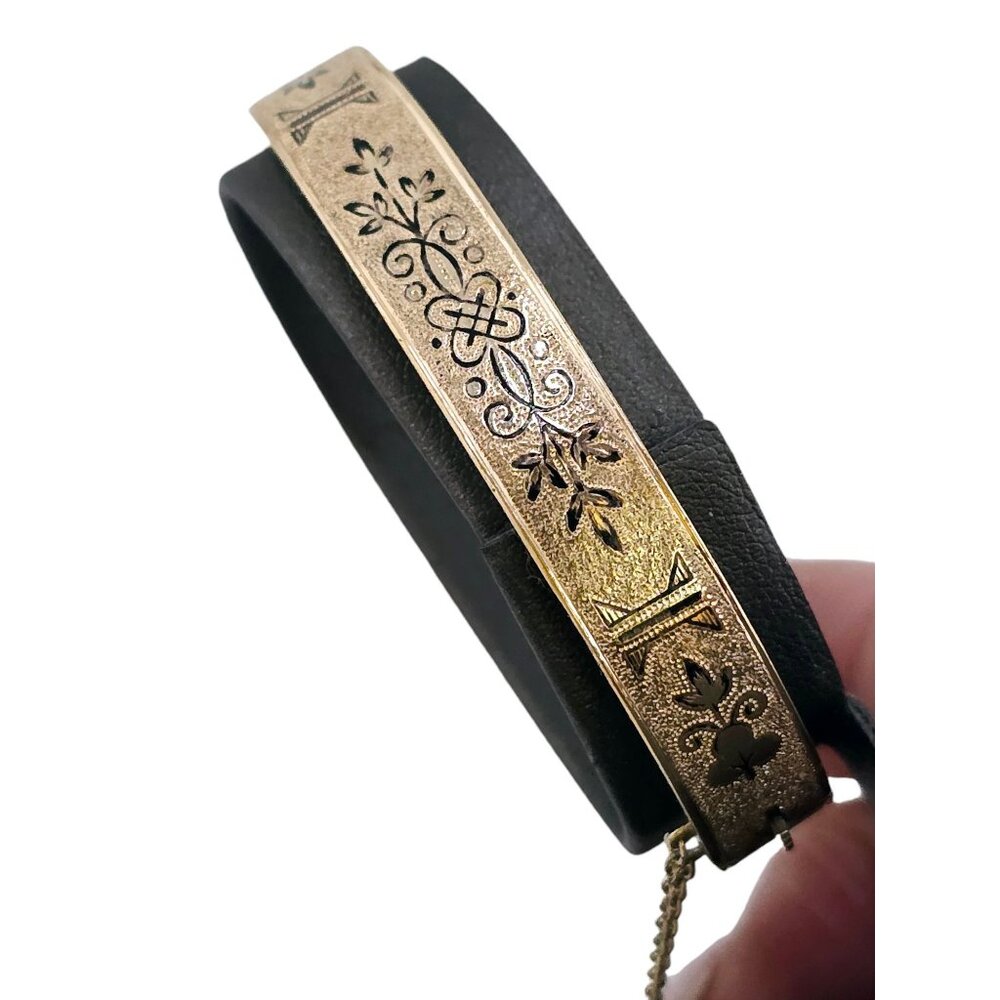 Antique Stunning Embossed Wheat Leave Gold Filled Bangle (A6858)